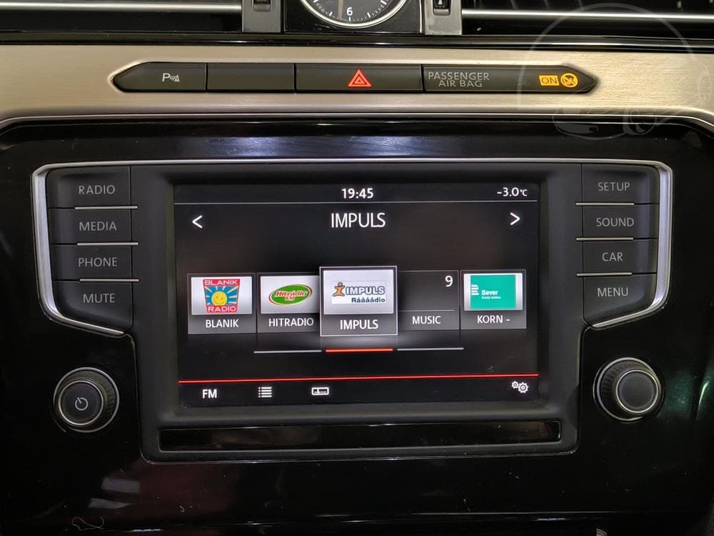 2015 Volkswagen PASSAT - 40