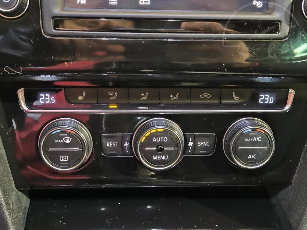 2015 Volkswagen PASSAT - 43