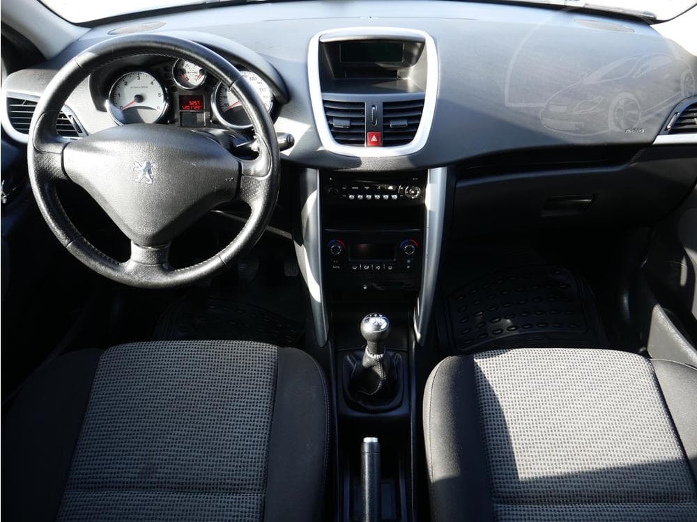 2010 Peugeot 207 - 8