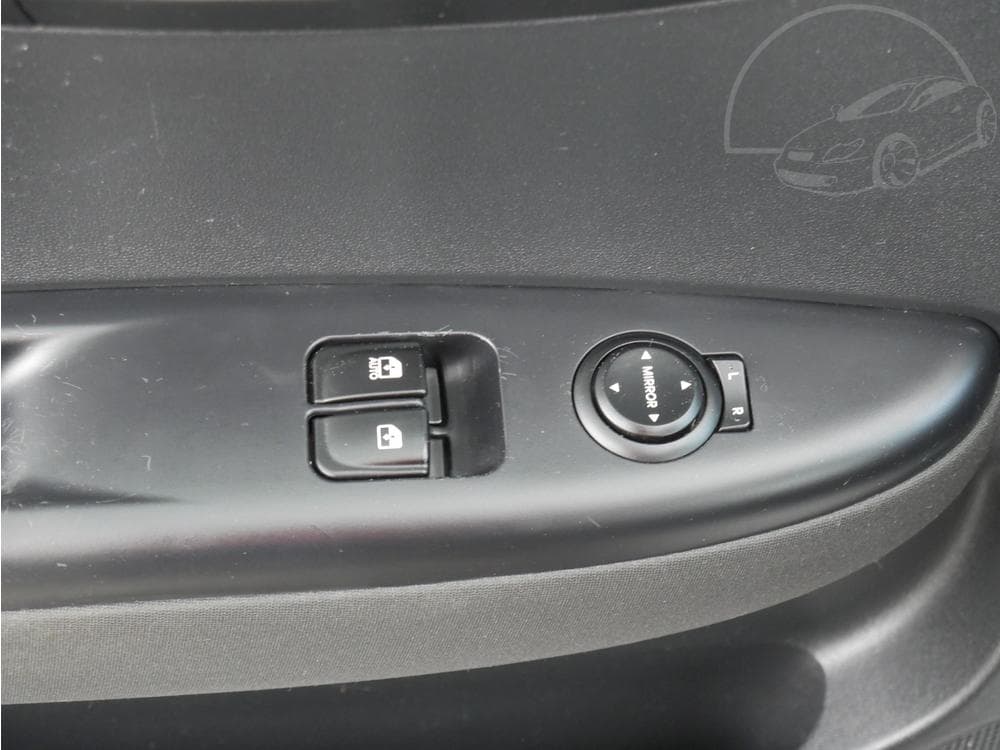 2013 Hyundai i20 - 11