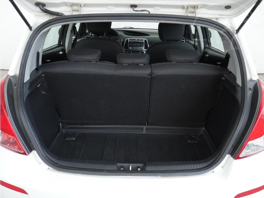 2013 Hyundai i20 - 7