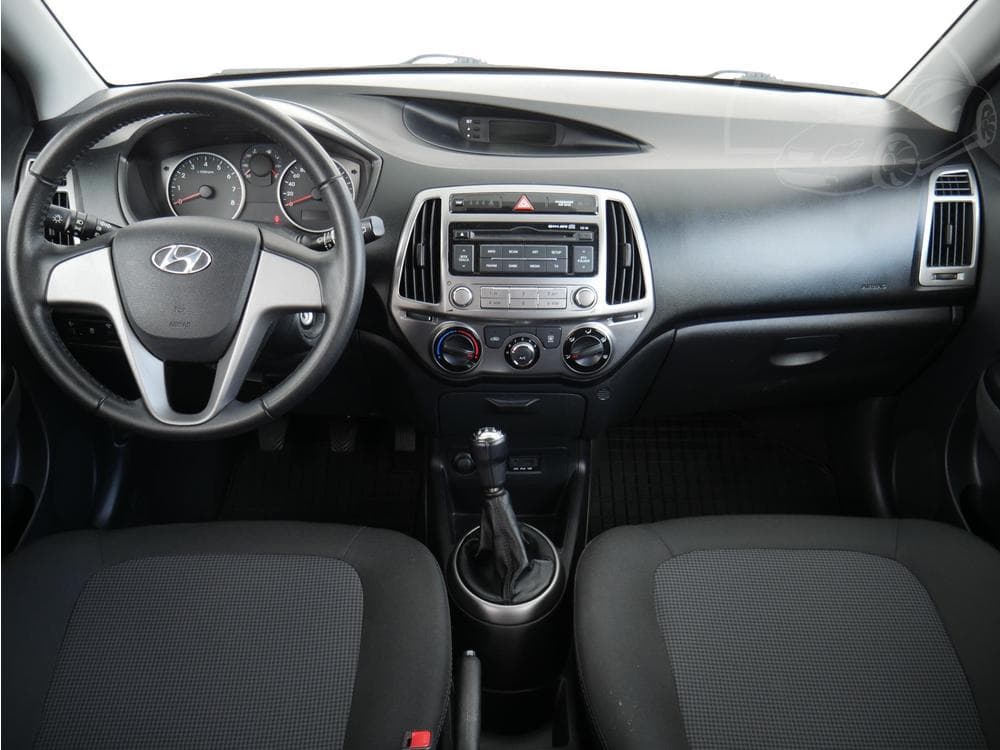 2013 Hyundai i20 - 8