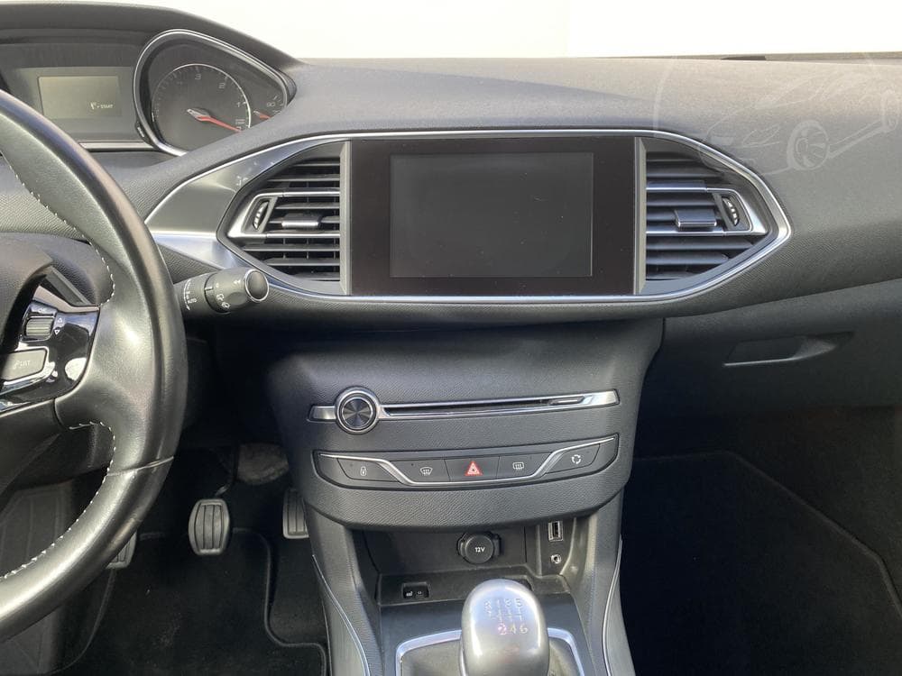 2015 Peugeot 308 - 12