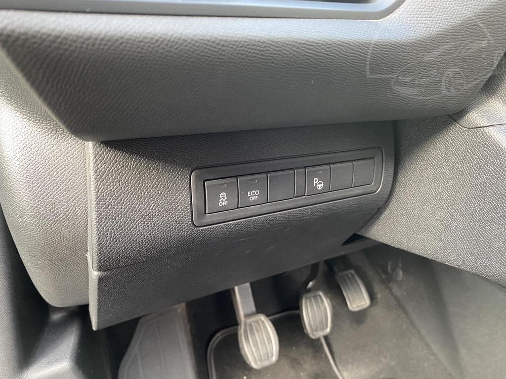 2015 Peugeot 308 - 15