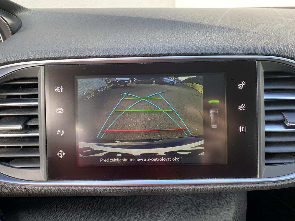 2015 Peugeot 308 - 18