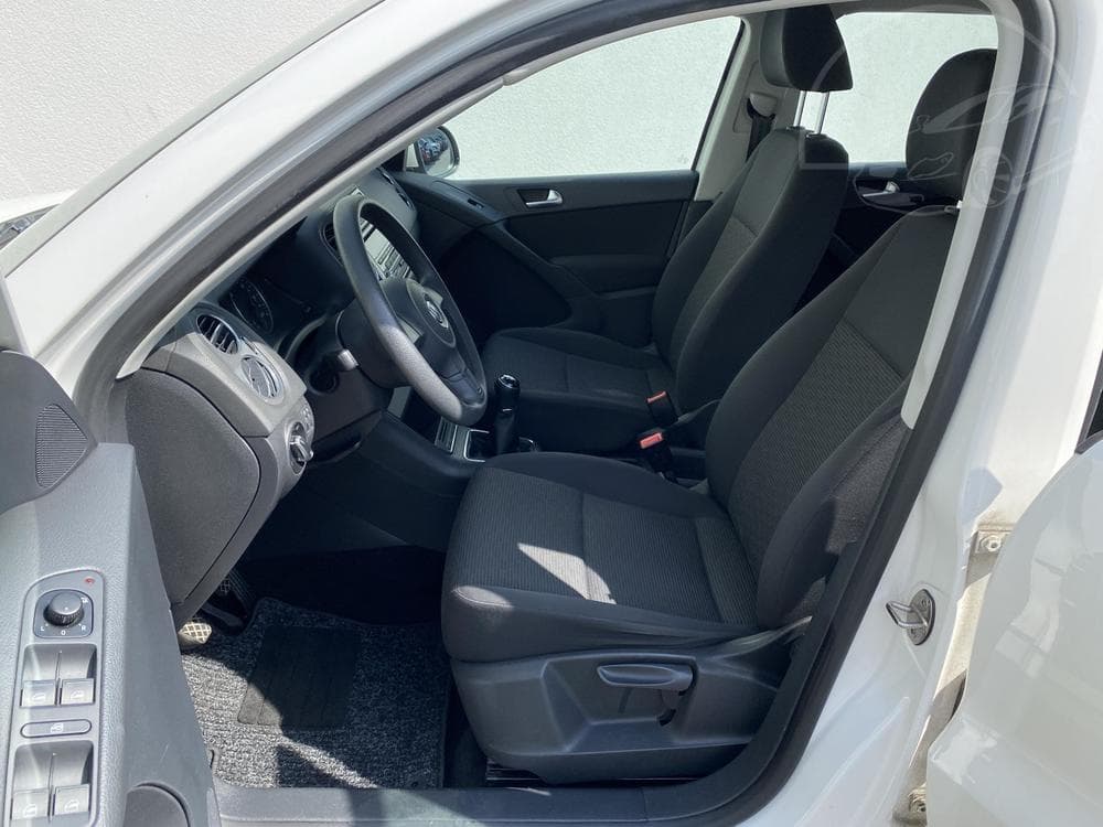 2012 Volkswagen TIGUAN - 11