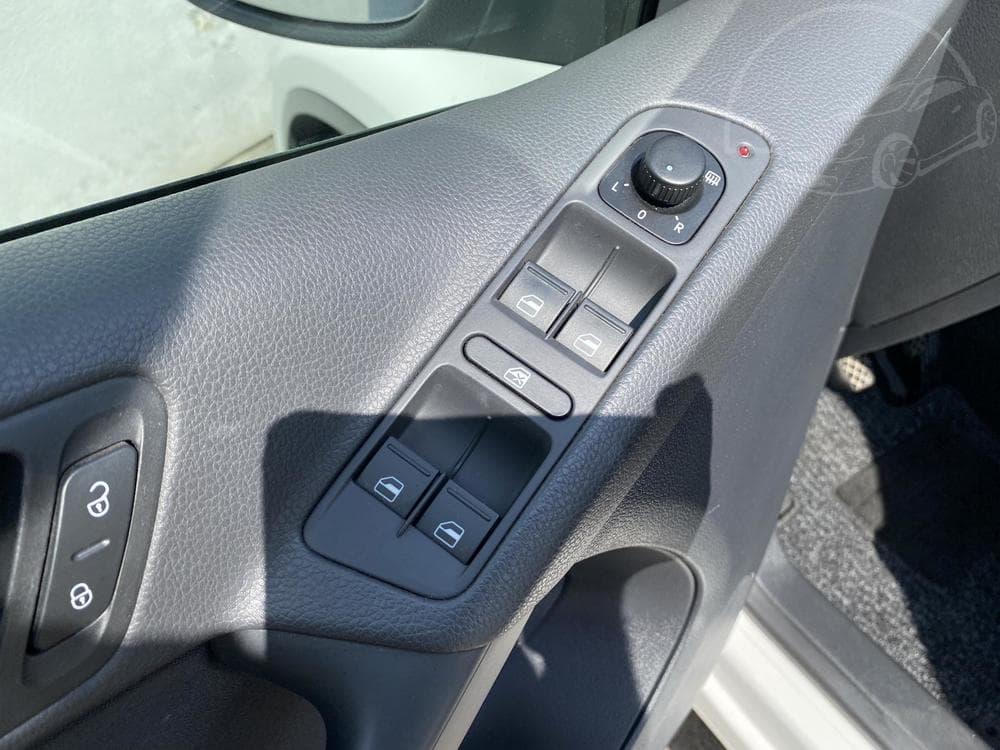 2012 Volkswagen TIGUAN - 13
