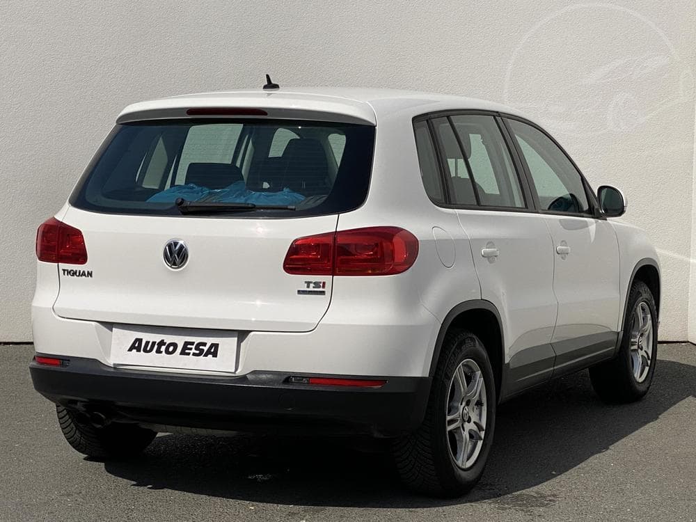 2012 Volkswagen TIGUAN - 4