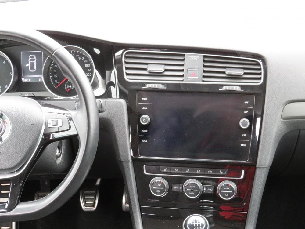 2018 Volkswagen Golf - 11