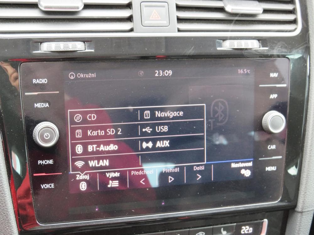 2018 Volkswagen Golf - 16