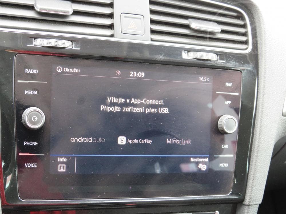 2018 Volkswagen Golf - 19