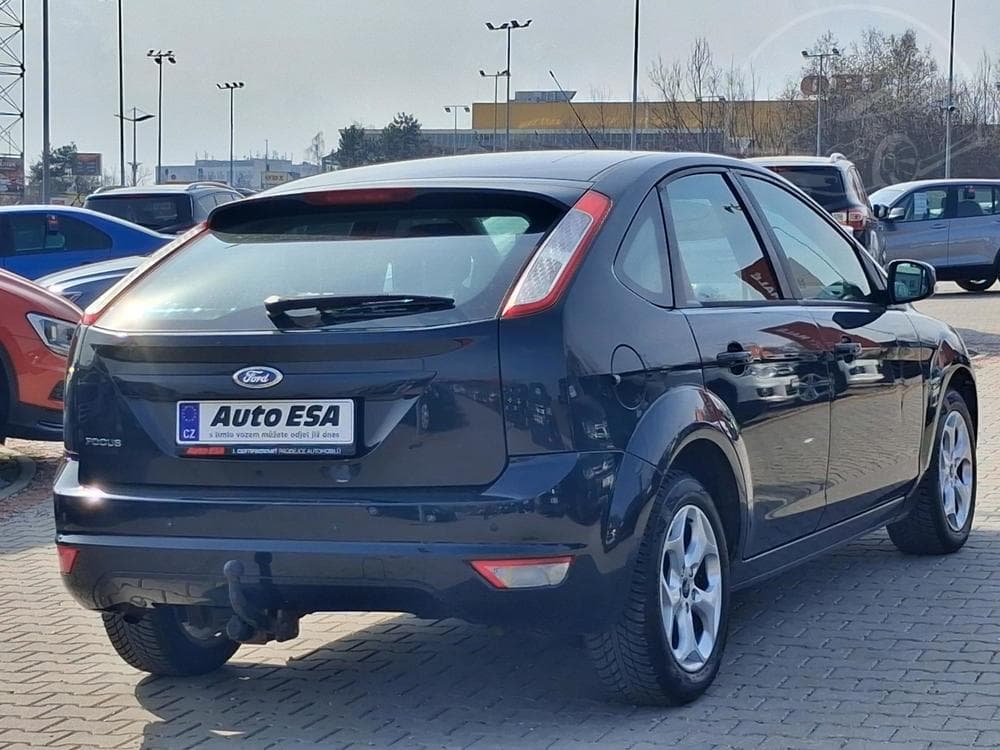 2010 Ford FOCUS - 4
