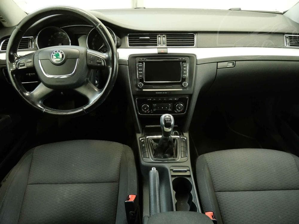 2009 Škoda SUPERB - 8