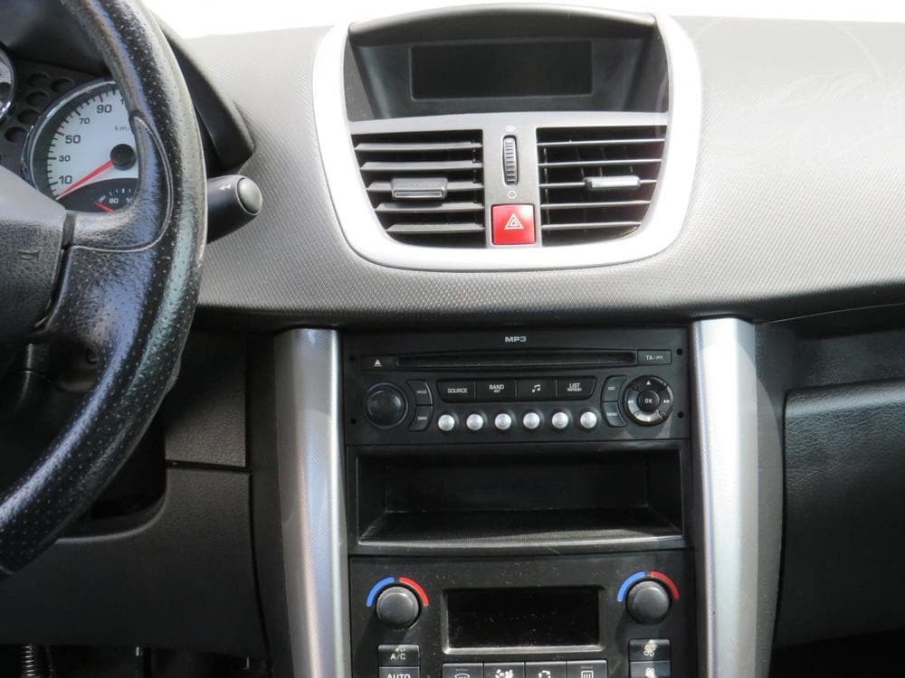 2008 Peugeot 207 - 8