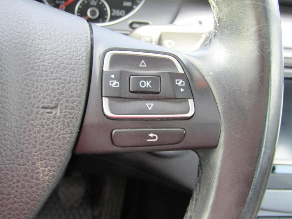 2014 Volkswagen PASSAT - 37