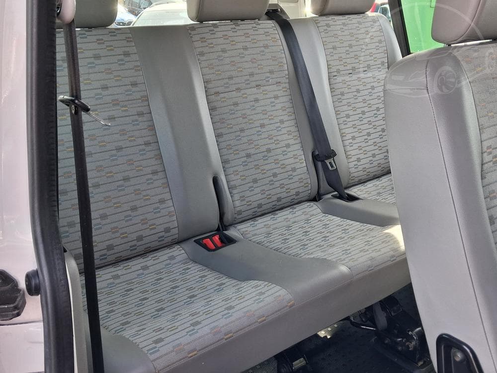 2013 Volkswagen Transporter - 12