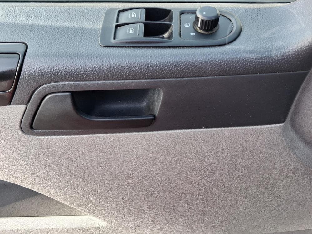 2013 Volkswagen Transporter - 13