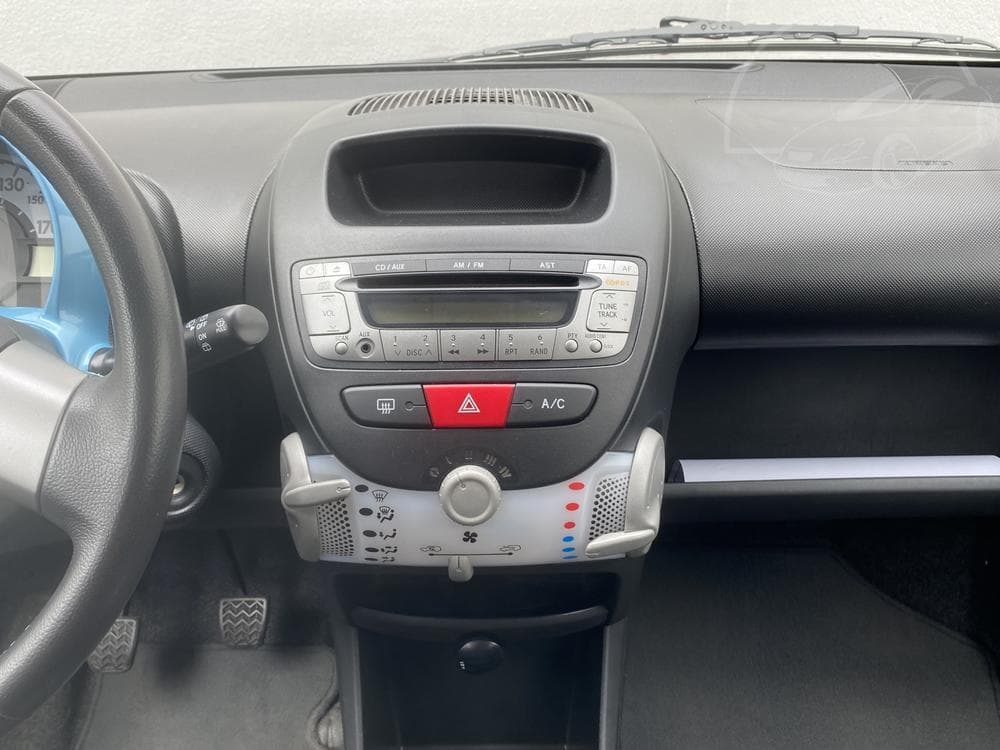 2014 Toyota AYGO - 34