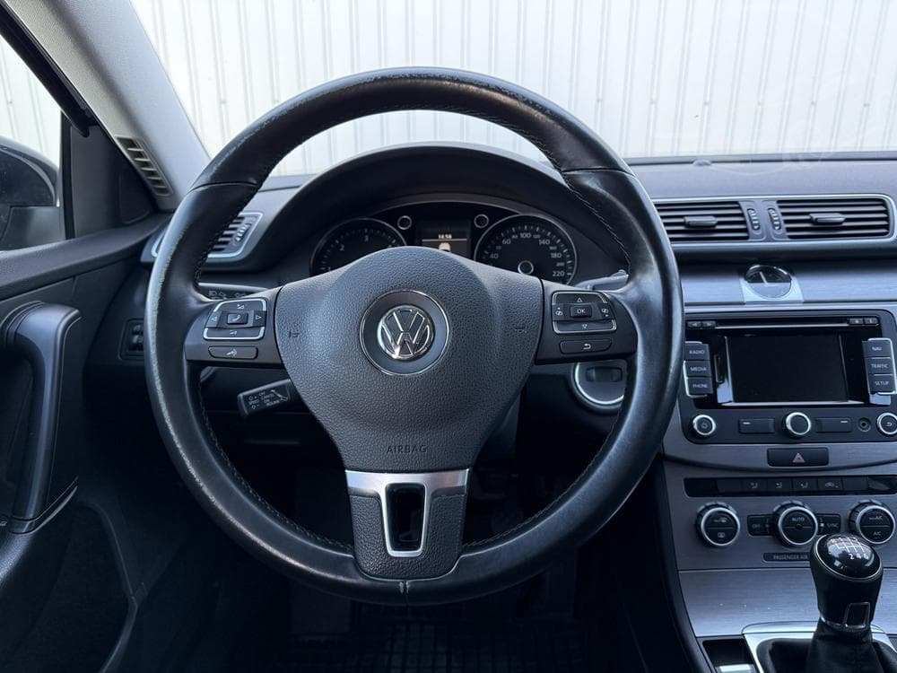 2013 Volkswagen PASSAT - 12