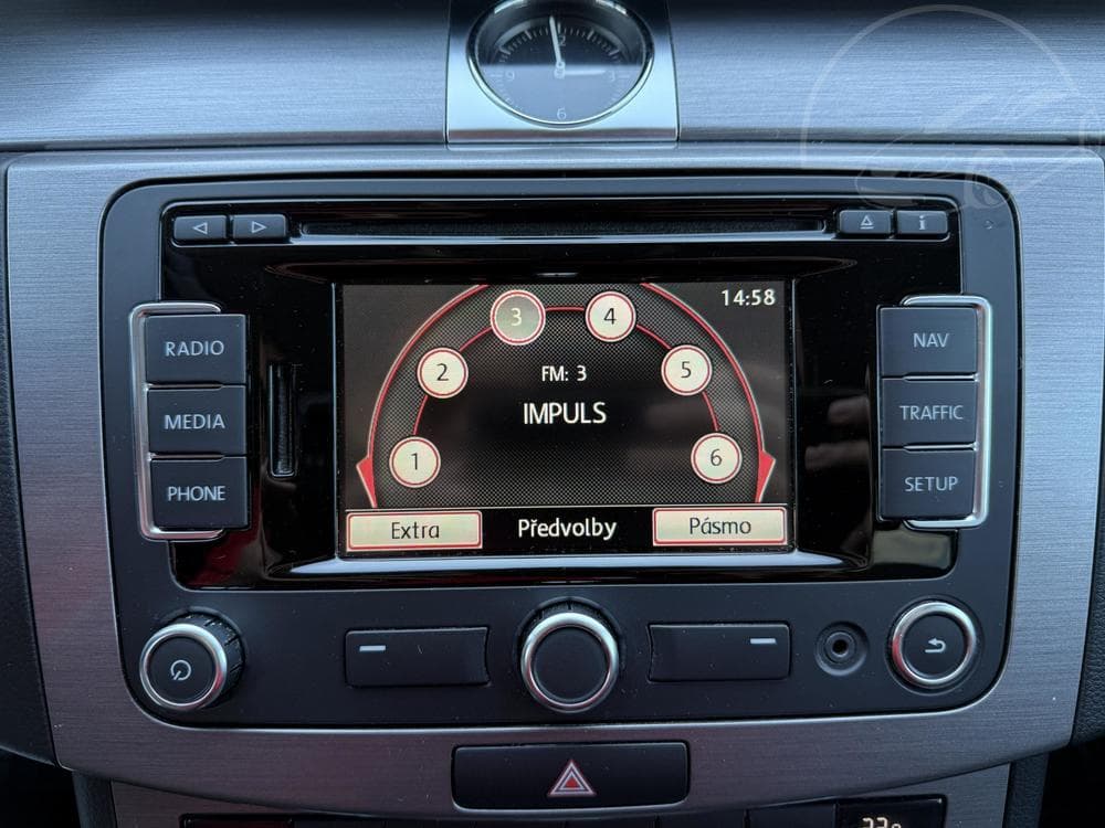 2013 Volkswagen PASSAT - 13