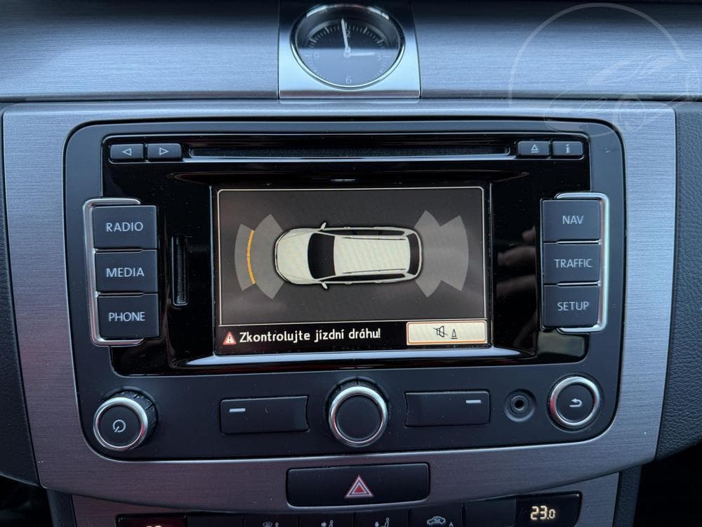 2013 Volkswagen PASSAT - 15