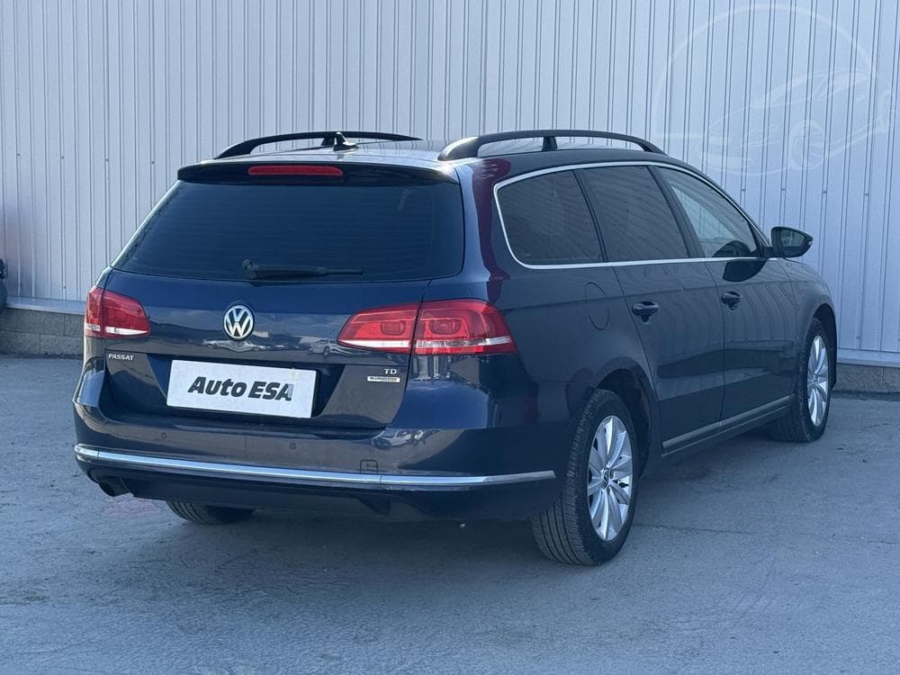 2013 Volkswagen PASSAT - 4