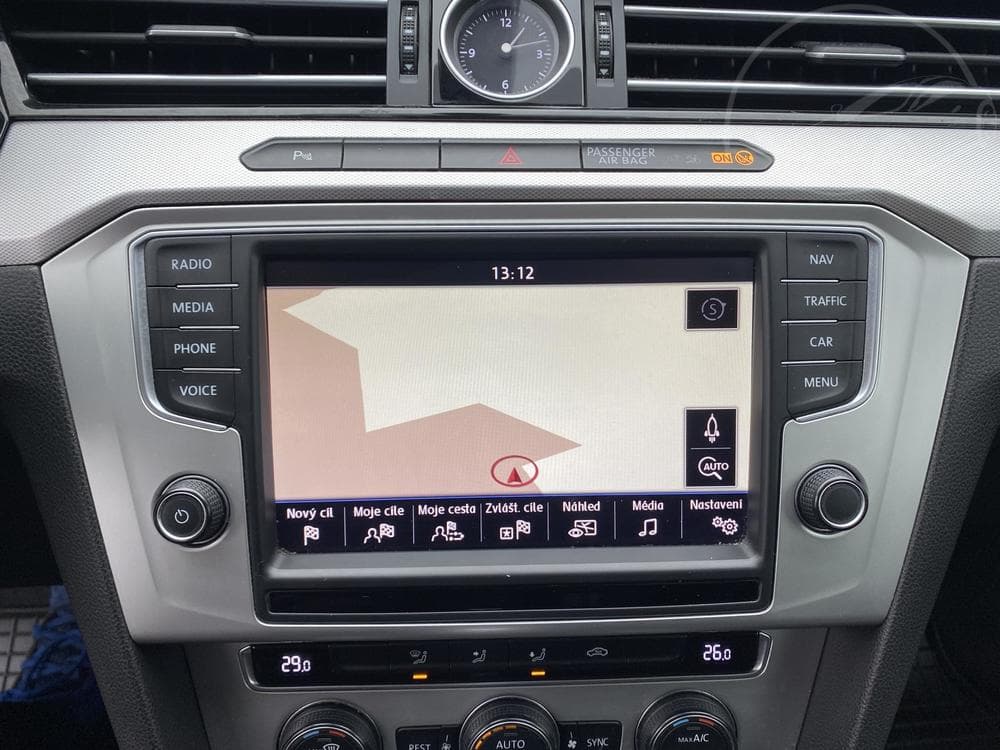 2015 Volkswagen PASSAT - 18