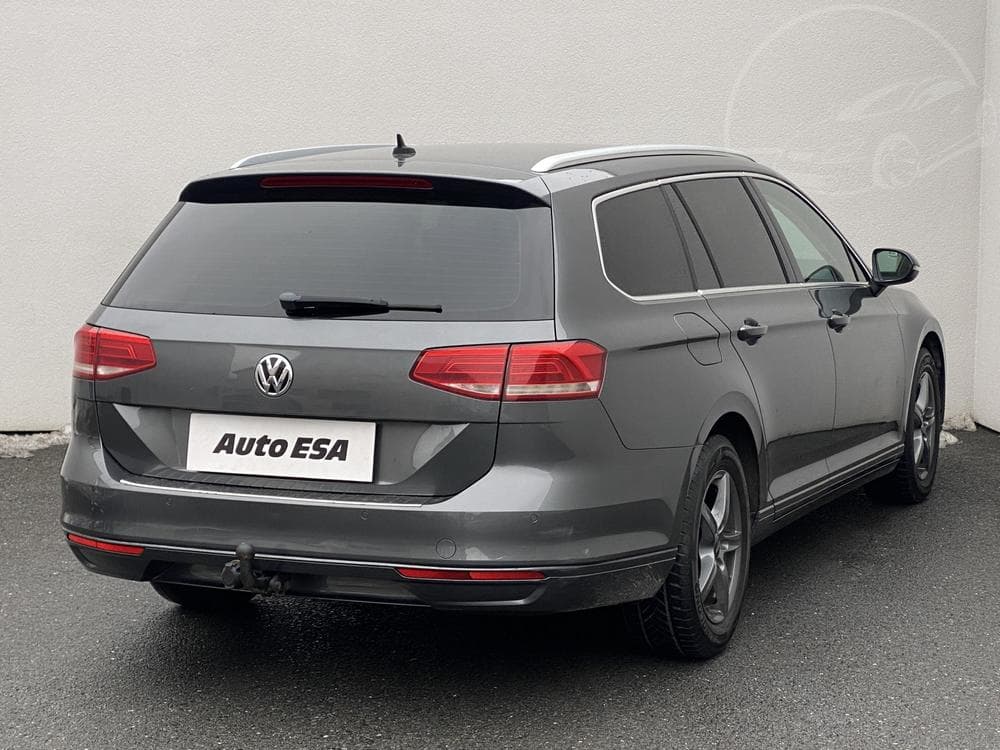2015 Volkswagen PASSAT - 4