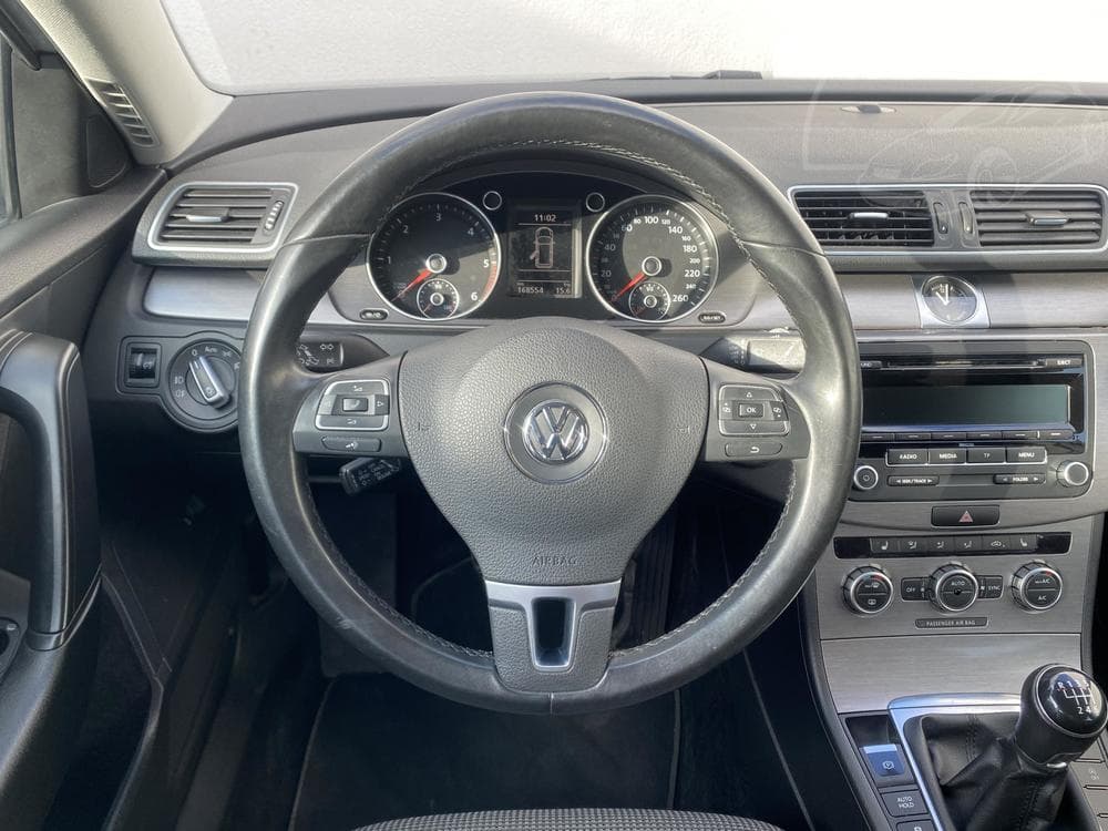 2012 Volkswagen PASSAT - 11