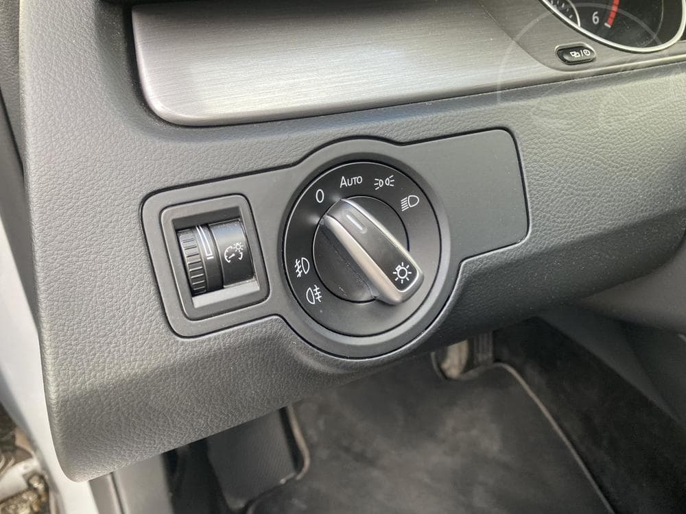 2012 Volkswagen PASSAT - 16