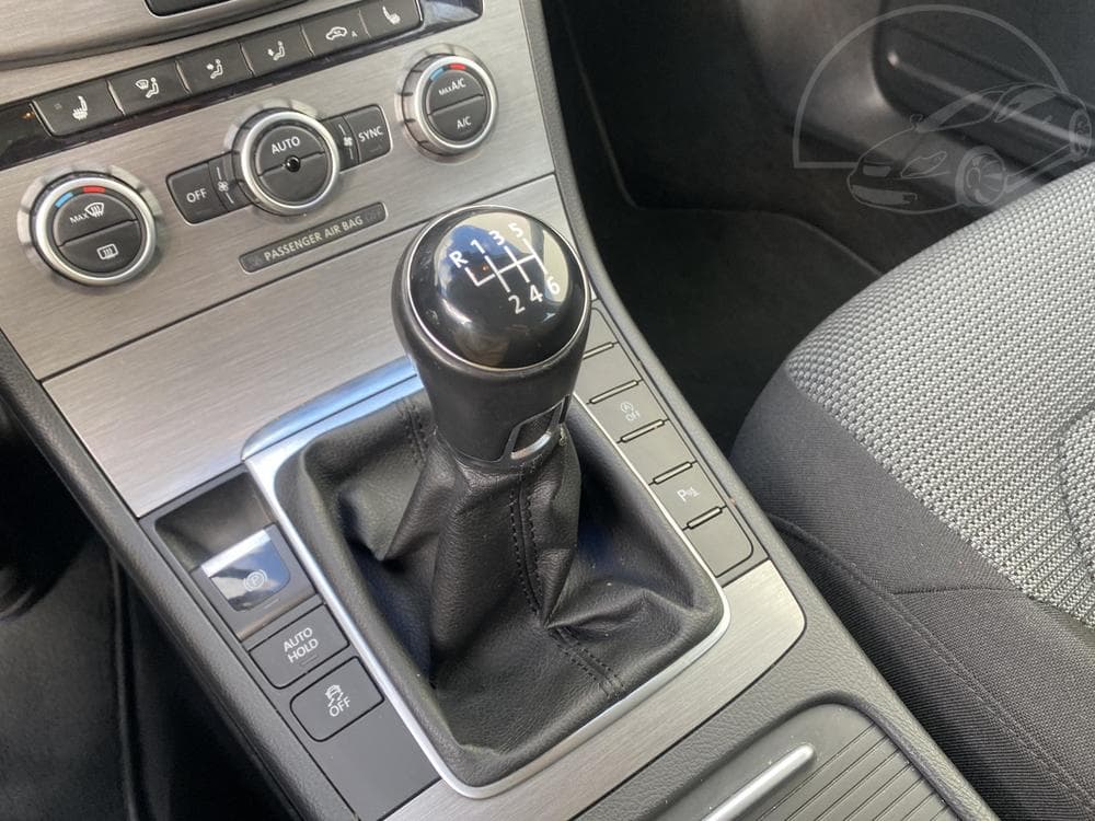 2012 Volkswagen PASSAT - 17