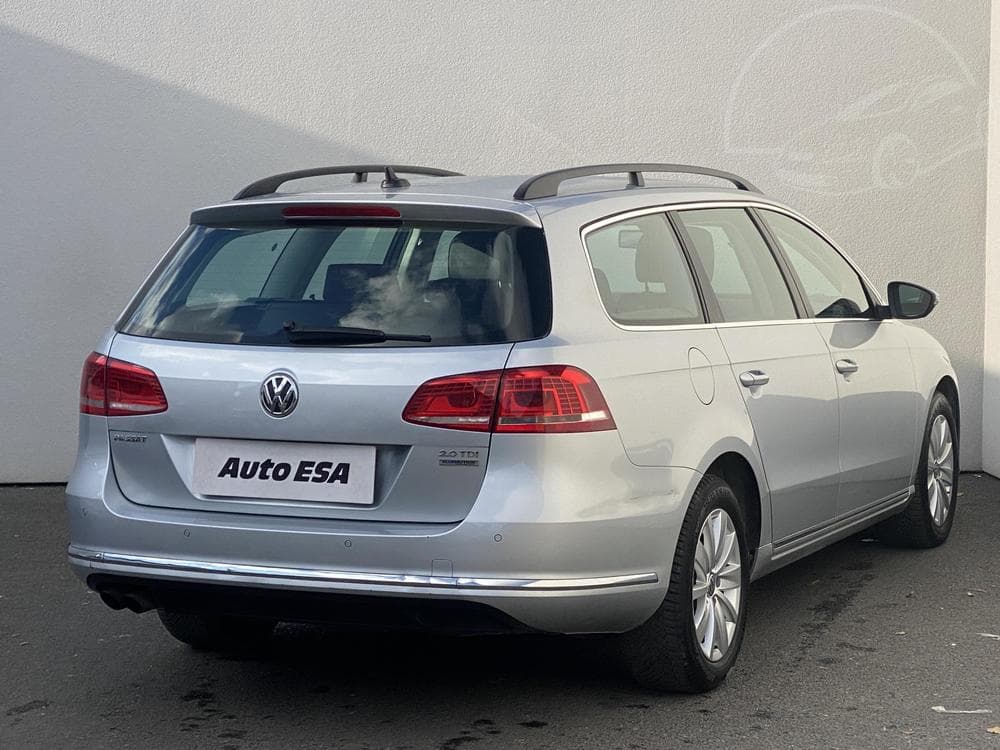 2012 Volkswagen PASSAT - 4