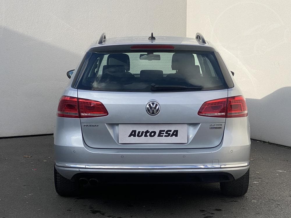 2012 Volkswagen PASSAT - 5