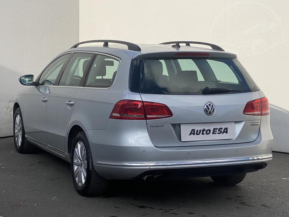 2012 Volkswagen PASSAT - 6