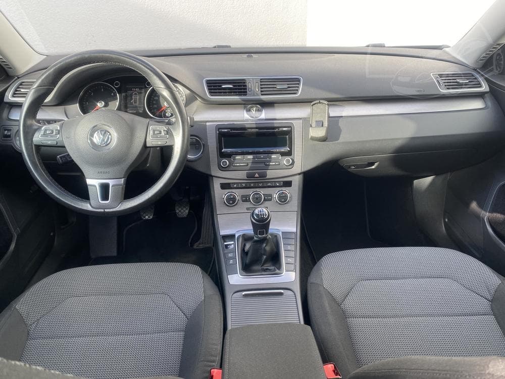 2012 Volkswagen PASSAT - 8