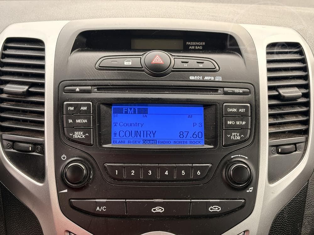 2011 Hyundai i20 - 13