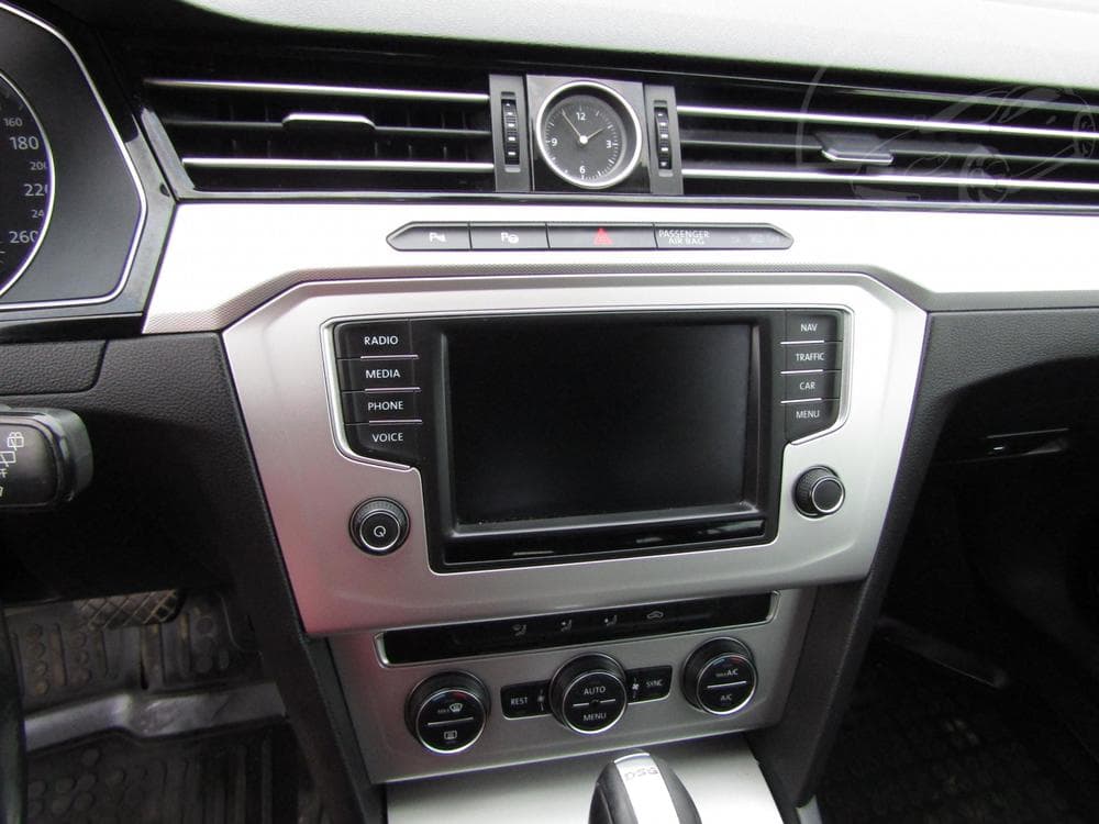 2016 Volkswagen PASSAT - 15