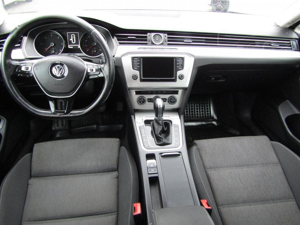 2016 Volkswagen PASSAT - 8