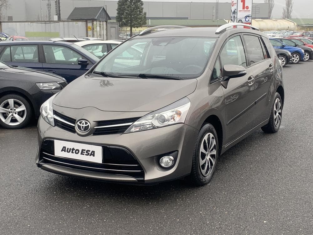 2016 Toyota Verso - 3