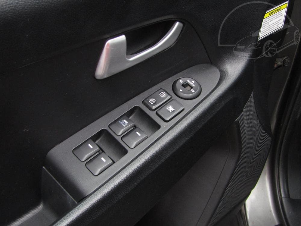 2011 Kia SPORTAGE - 11