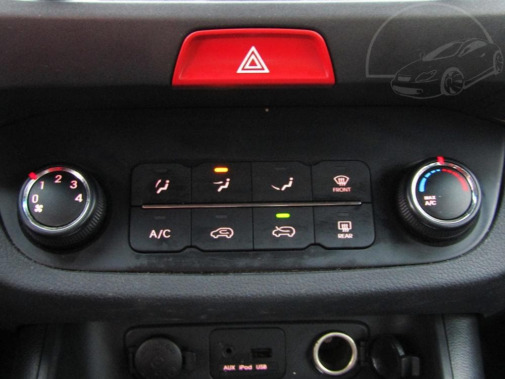 2011 Kia SPORTAGE - 12