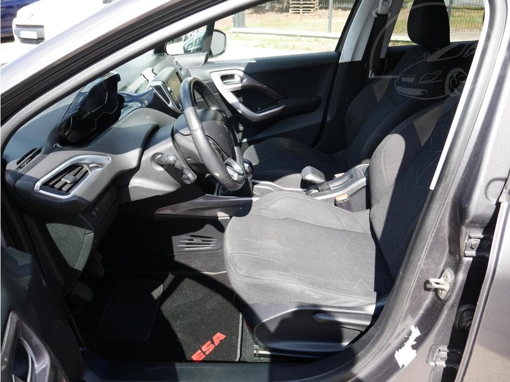 2015 Peugeot 2008 - 18