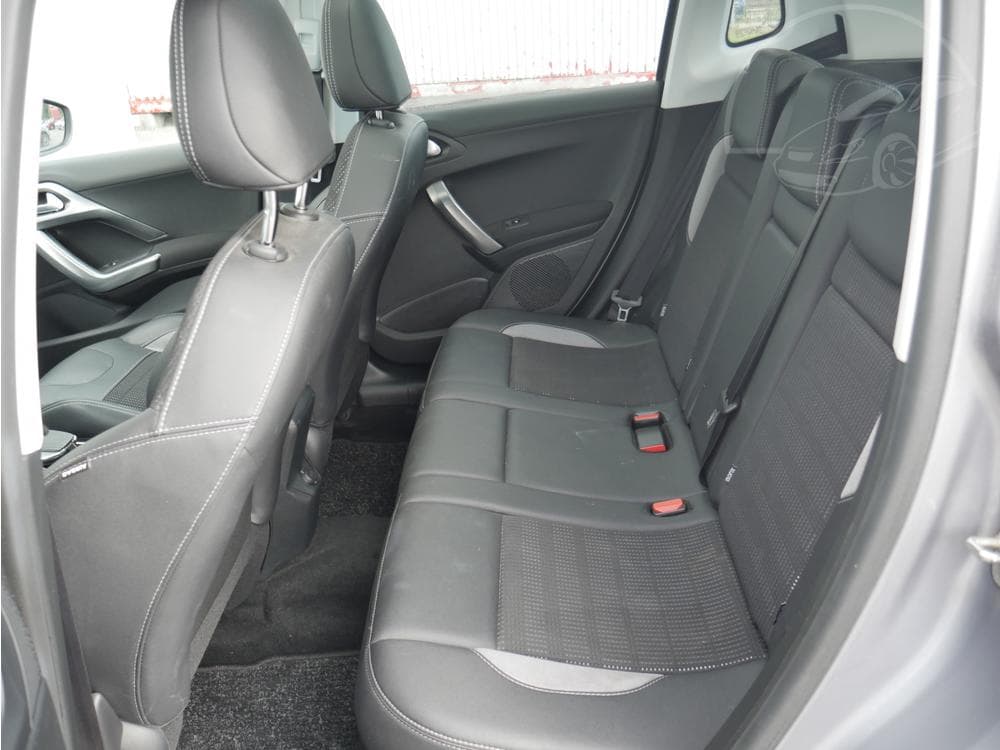 2015 Peugeot 2008 - 10