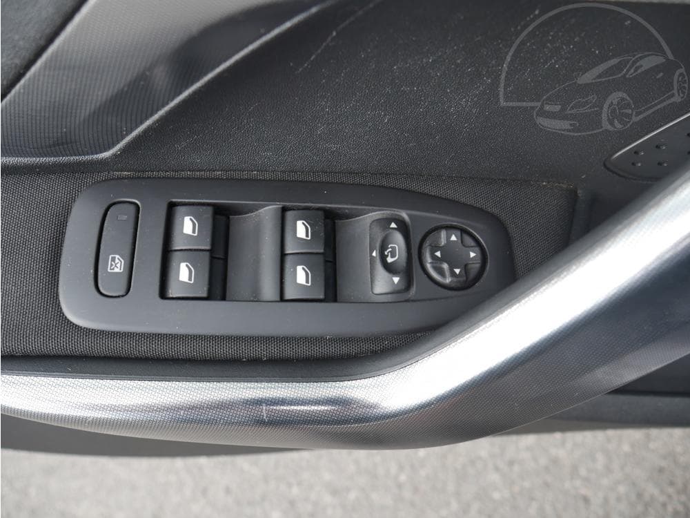 2015 Peugeot 2008 - 12