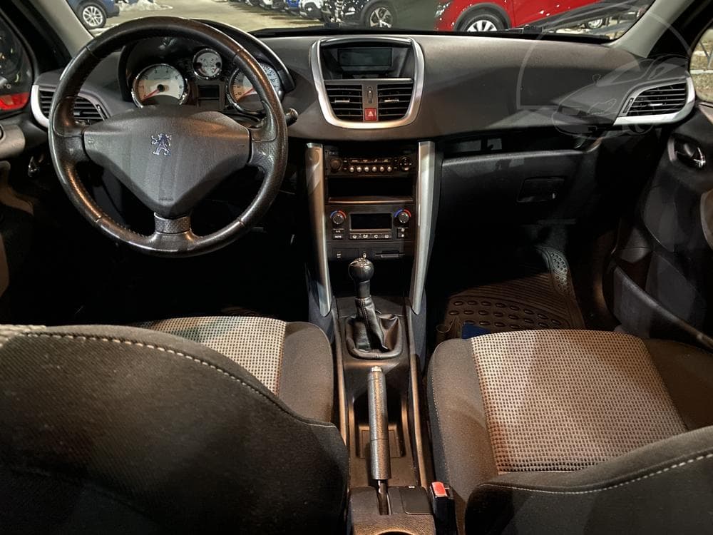 2010 Peugeot 207 - 8