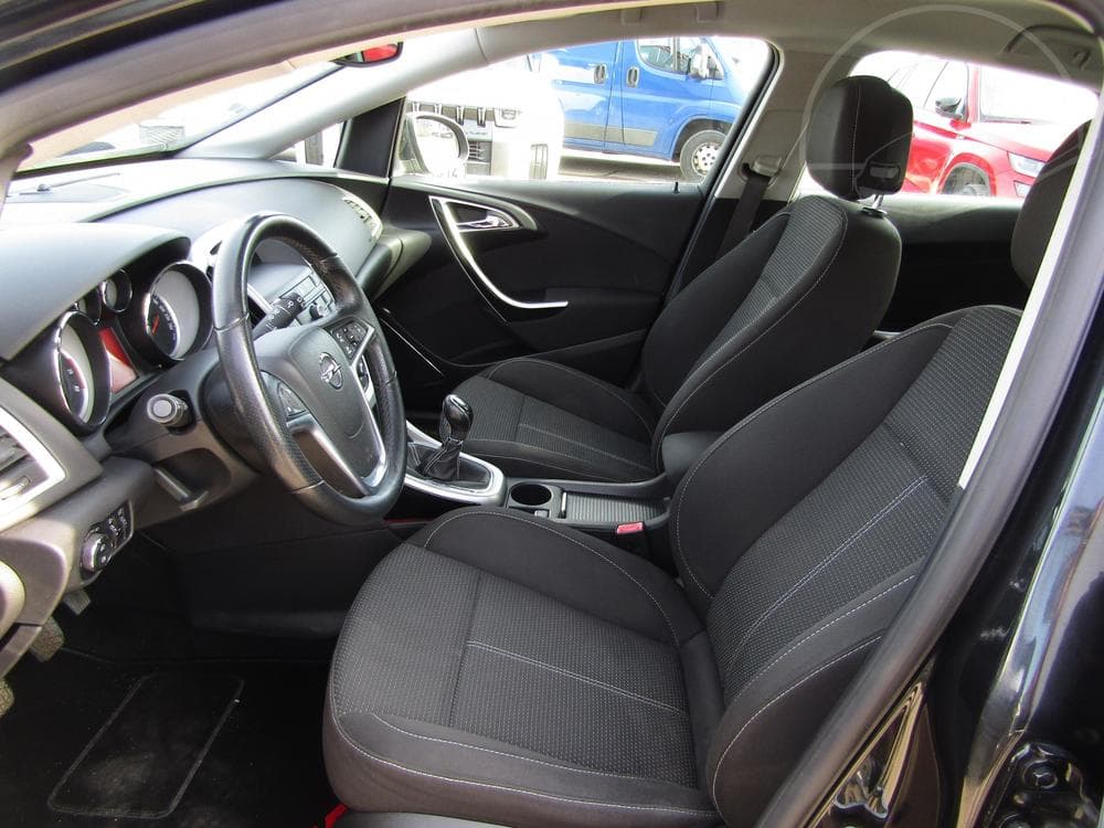 2013 Opel ASTRA - 9