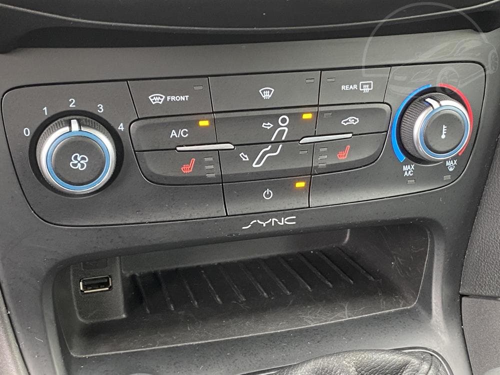 2015 Ford FOCUS - 27
