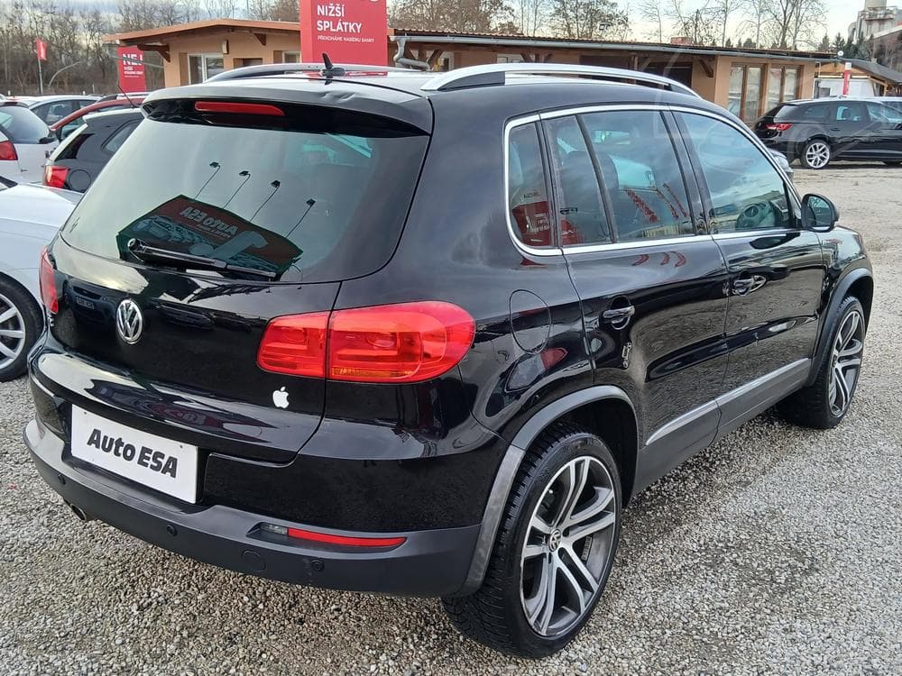 2011 Volkswagen TIGUAN - 16