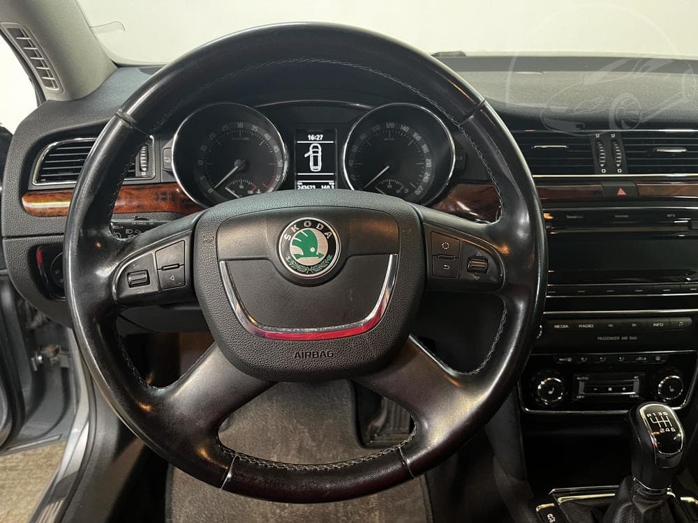 2010 Škoda SUPERB - 16
