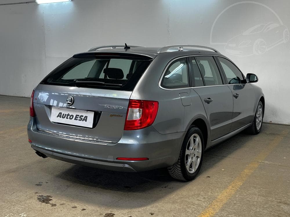 2010 Škoda SUPERB - 4